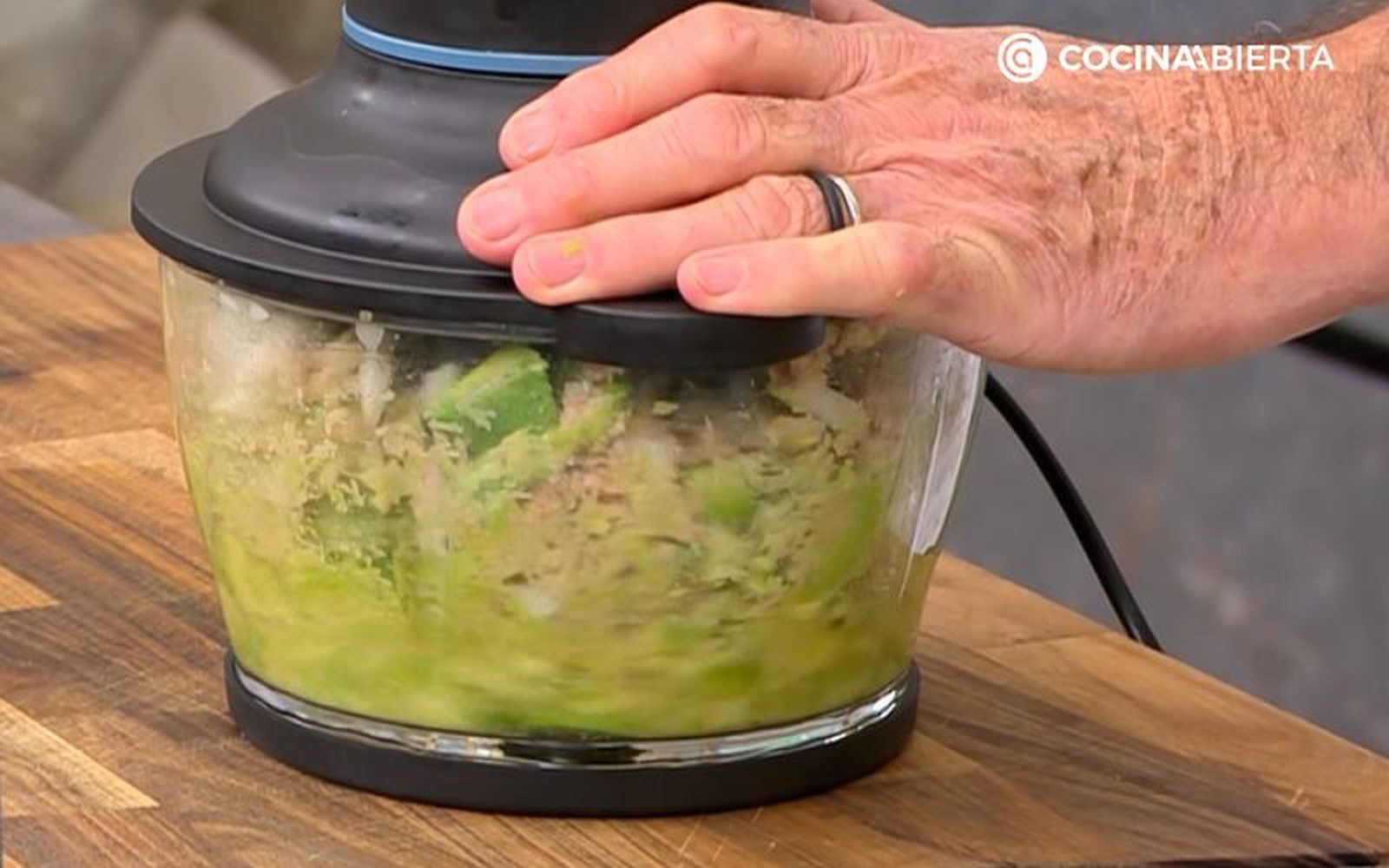 Tritura todos los ingredientes Tritura todos los ingredientes