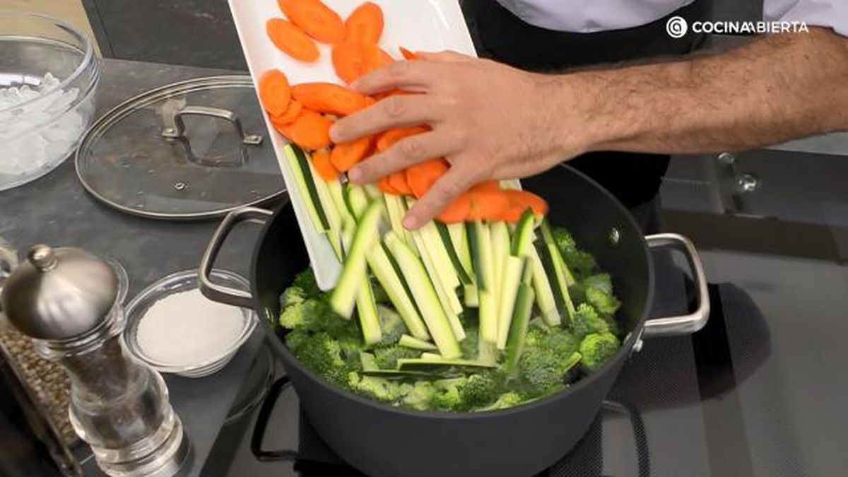 KARL7206 Cortar brocoli