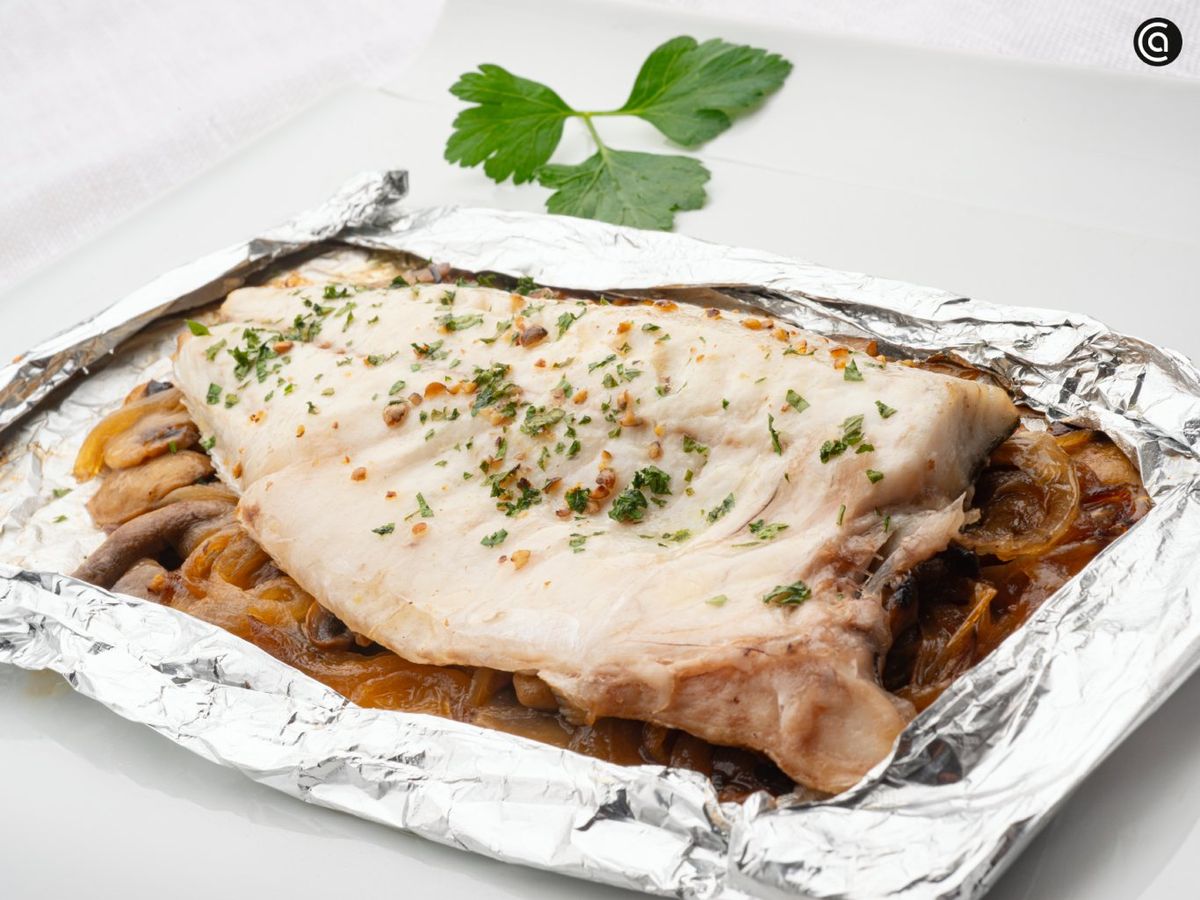 Papillote de lubina con champiñones, el método más fácil para cocinar pescado de Karlos Arguiñano