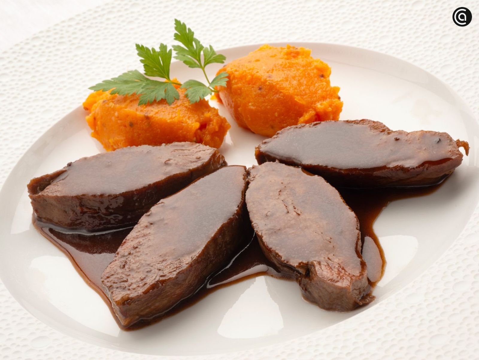 Presa ibérica con boniato, receta de Karlos Arguiñano