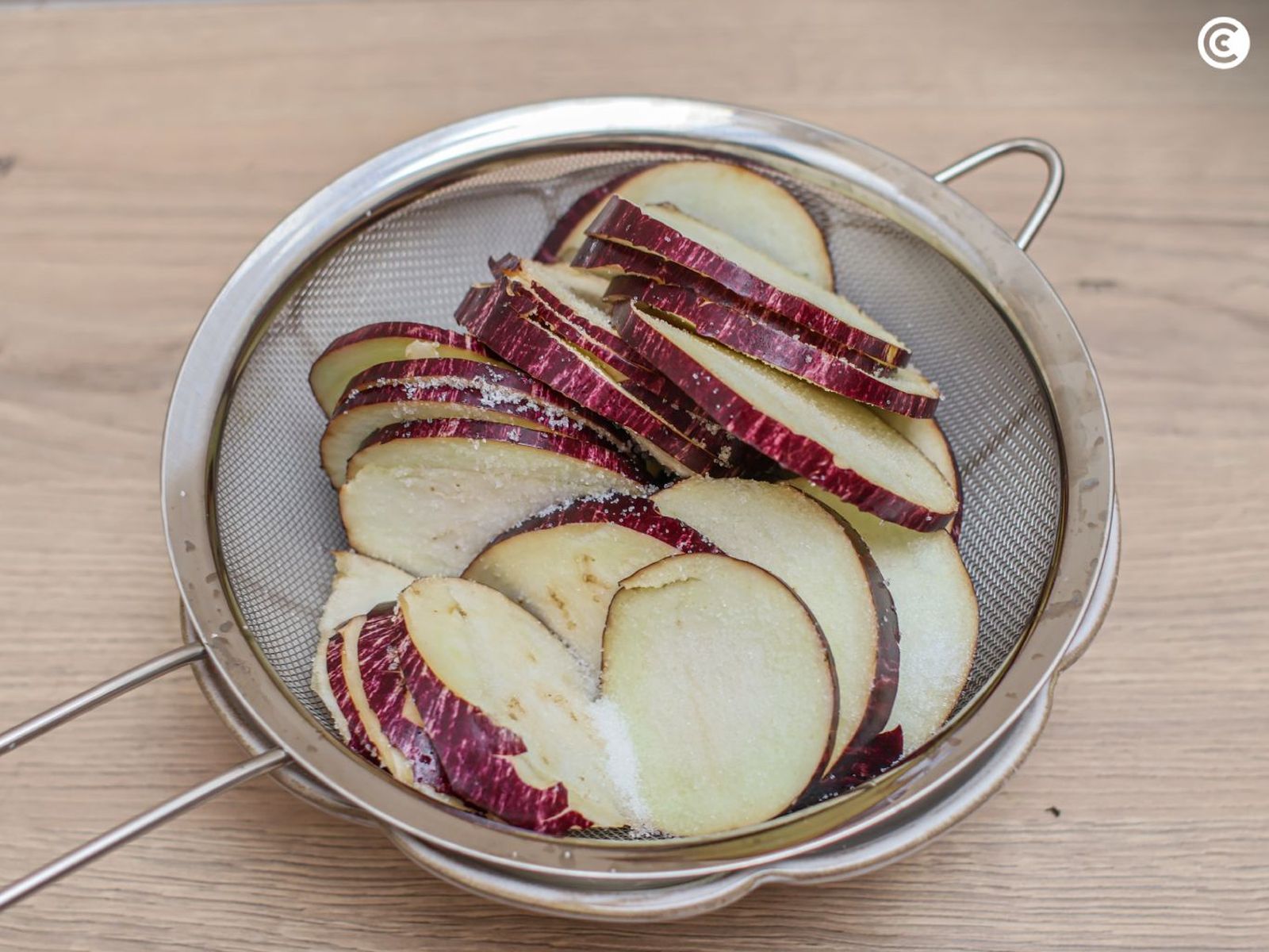 Quitar el amargor a las berenjenas para el ratatouille