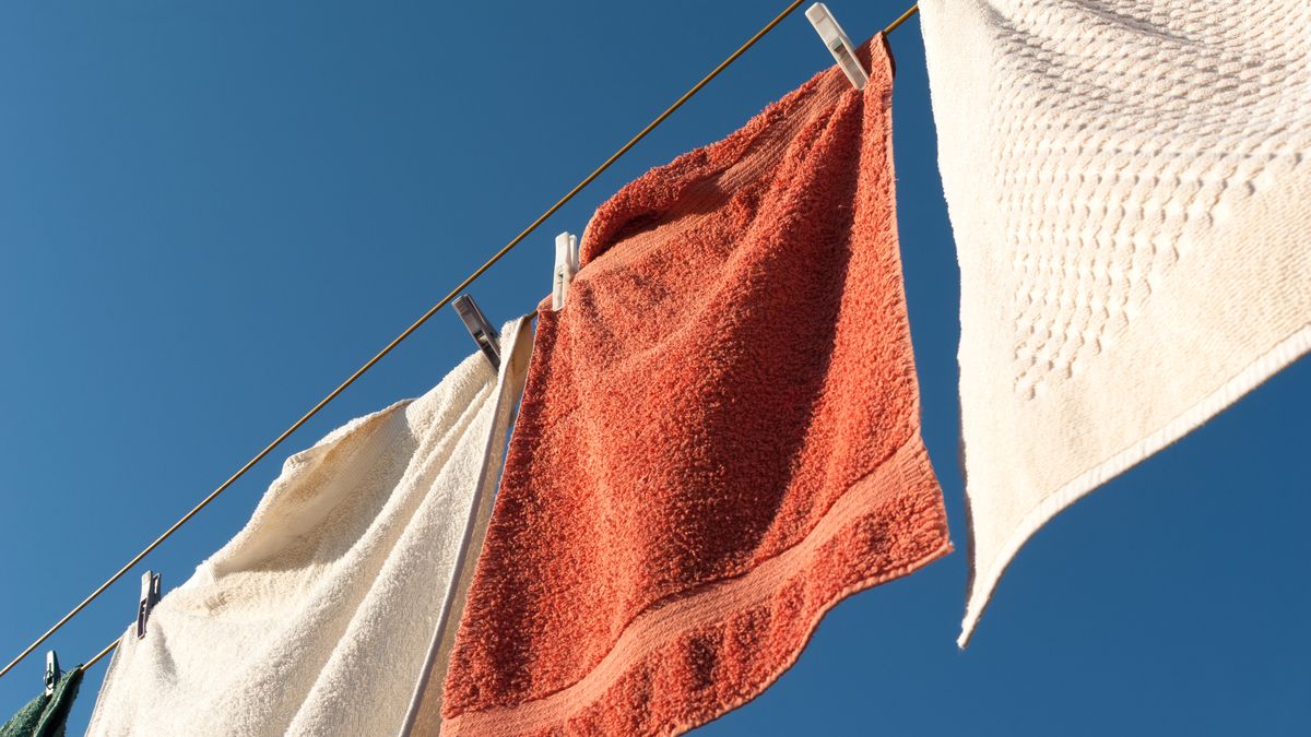 Es mejor secar las toallas en secadora que al aire libre