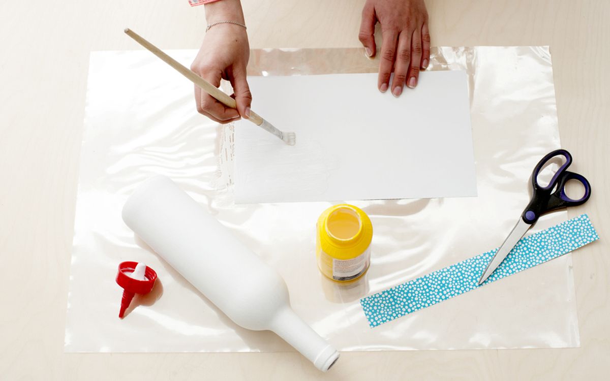 Decorar botellas para usar como jarrones paso2