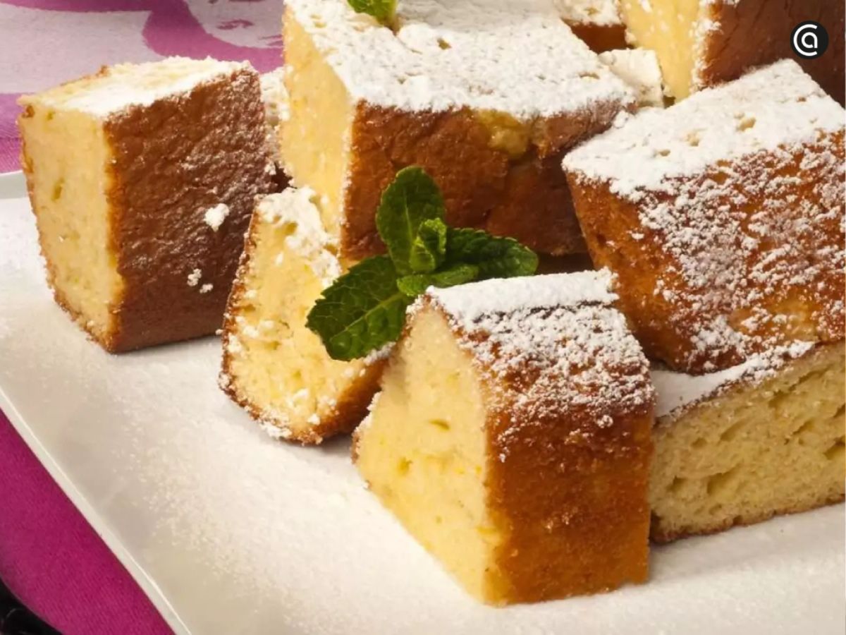 Un bizcocho de yogur casero es una alternativa más saludable a la bollería industrial.