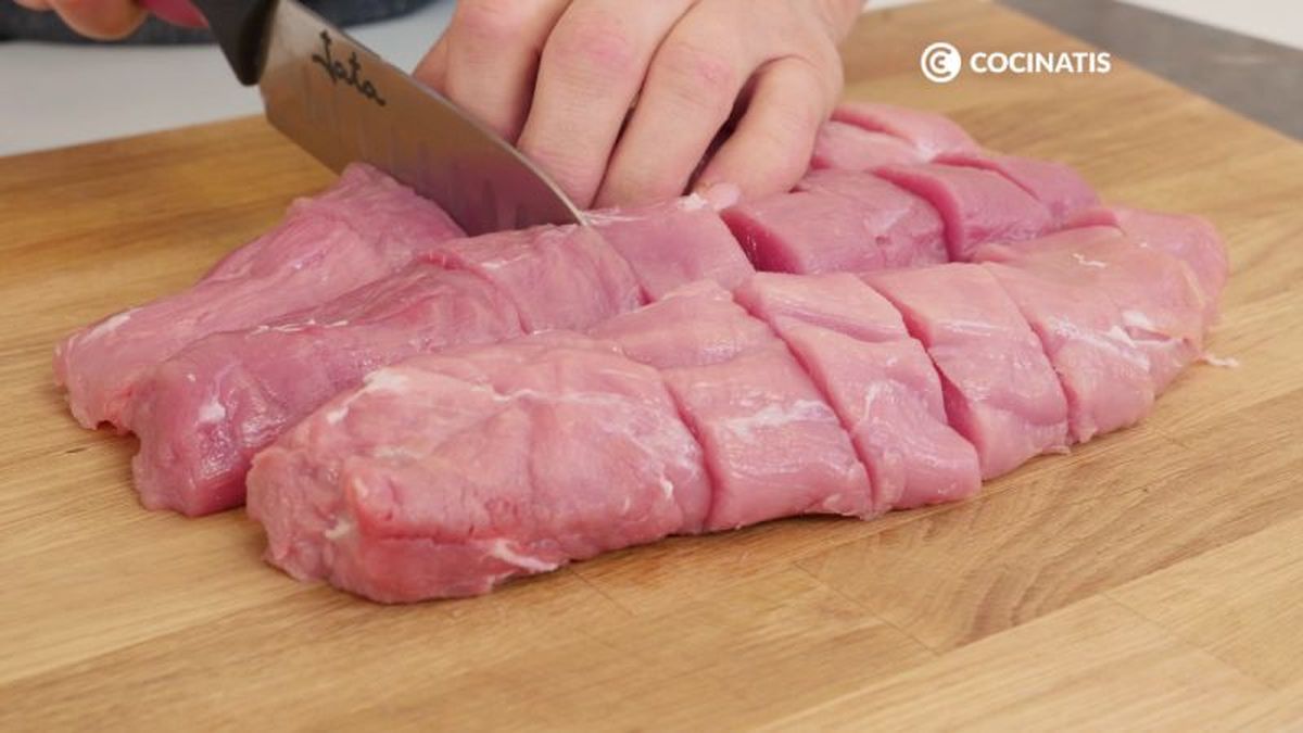 Cortamos el solomillo en dados