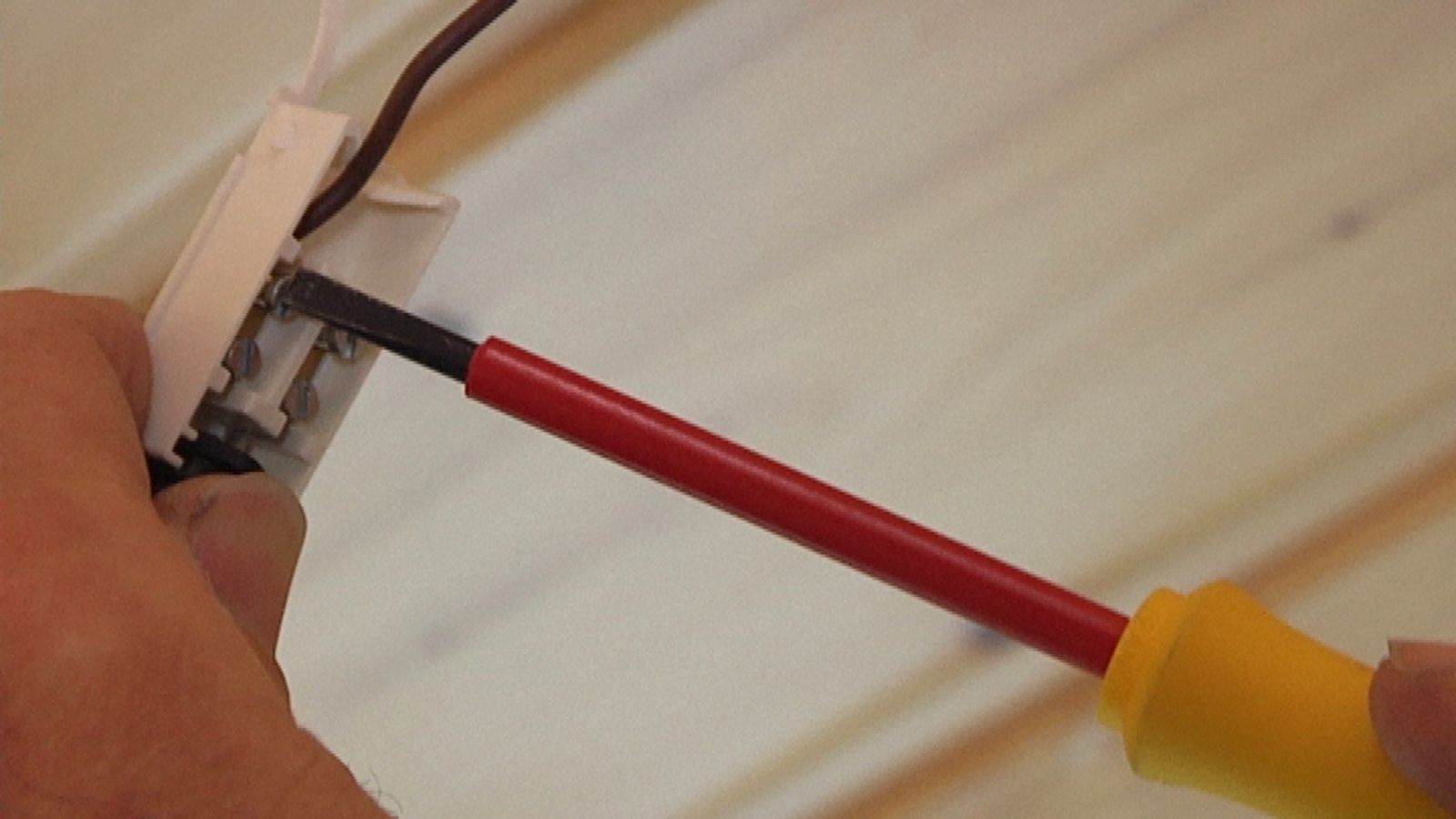 Desplazar punto de luz en techo paso 5 Desplazar punto de luz en techo paso 5