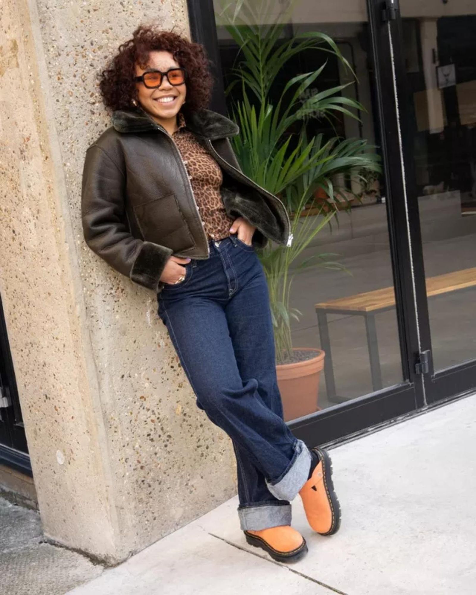 Zuecos Zebzag en color naranja, claves del street style.