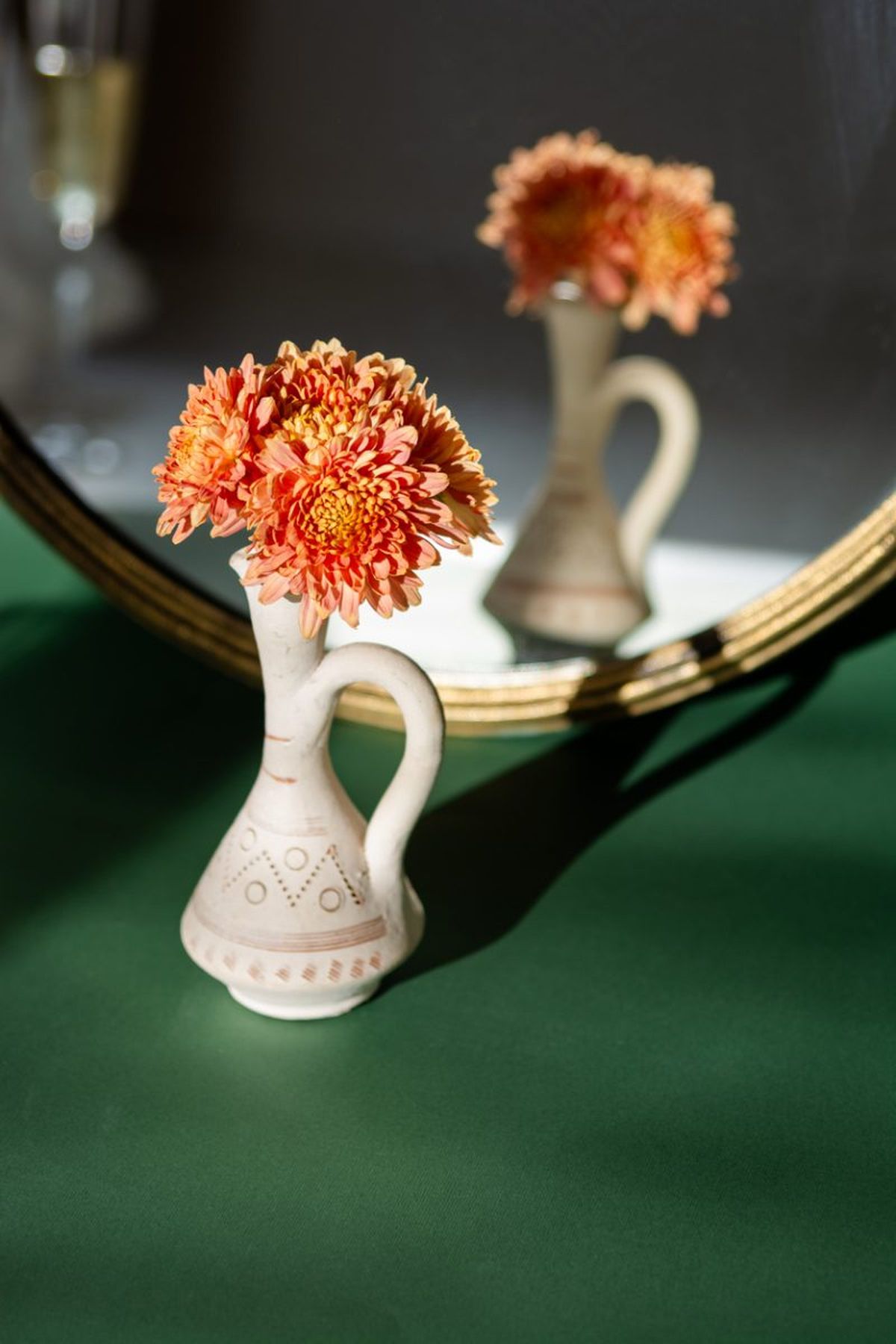 Crisantemo en jarrón individual