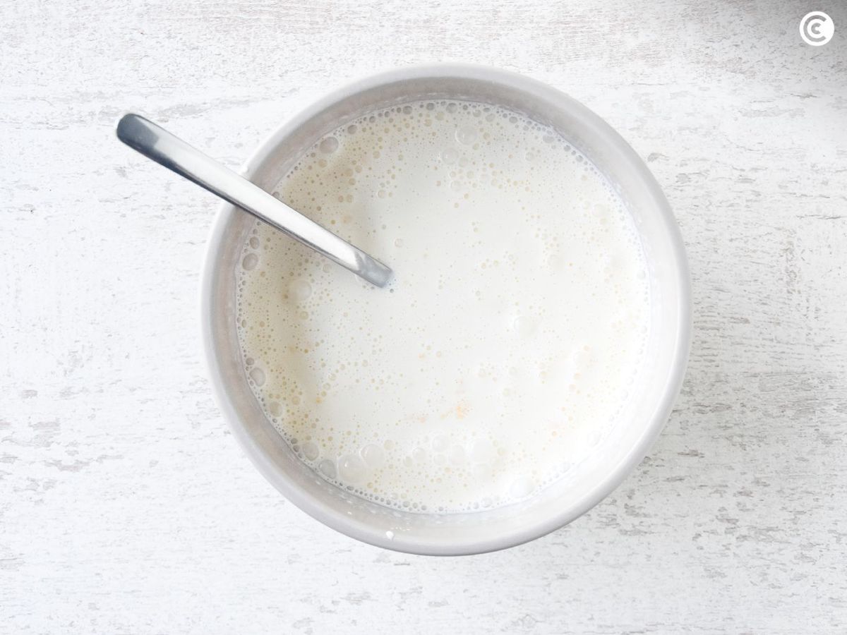 Añadir leche y nata para el helado de nata