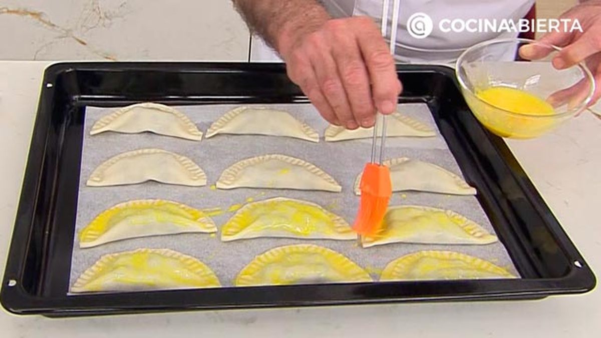 empanadillas dulces rellenas de arandanos receta horno postre facil karlos arguinano KARL67880321 paso3