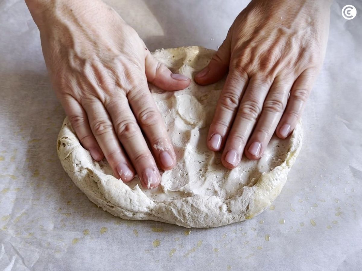 Estirar la masa de pizza sin gluten