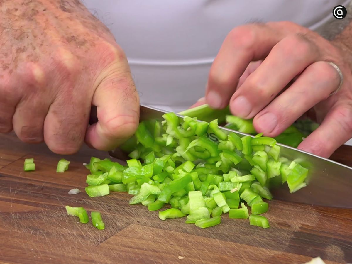Pocha las verduras a fuego suave