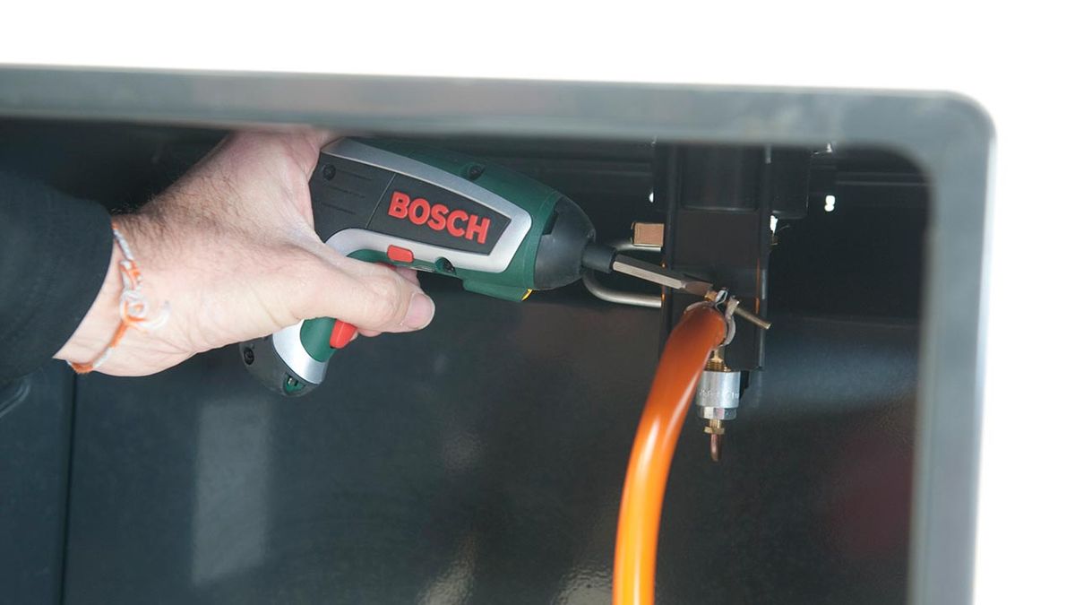 brico 0624 1 mantenimiento estufa catalitica paso 7