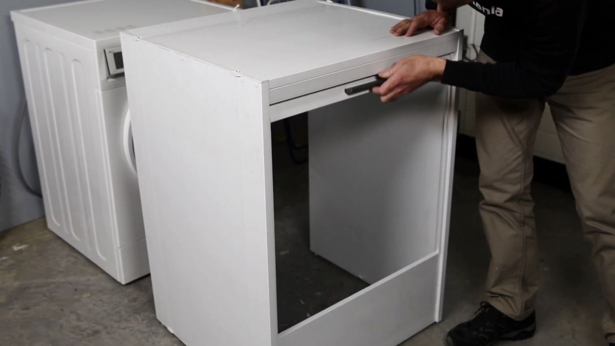 Montar un armario de lavandería paso 8