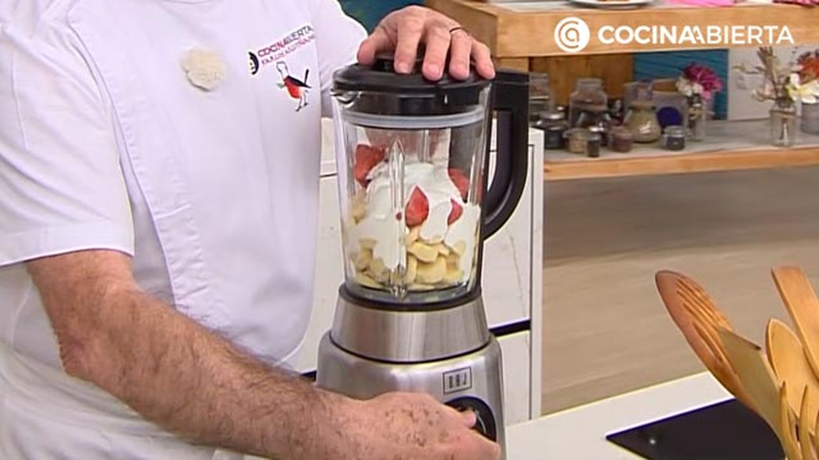 helado casero de fresas y platano con yogur receta karlos arguinano karl67430321 paso3 helado casero de fresas y platano con yogur receta karlos arguinano karl67430321 paso3