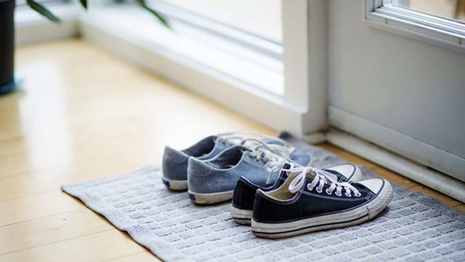 que es la piedra de alumbre y por que se utiliza como desodorante olor zapatillas