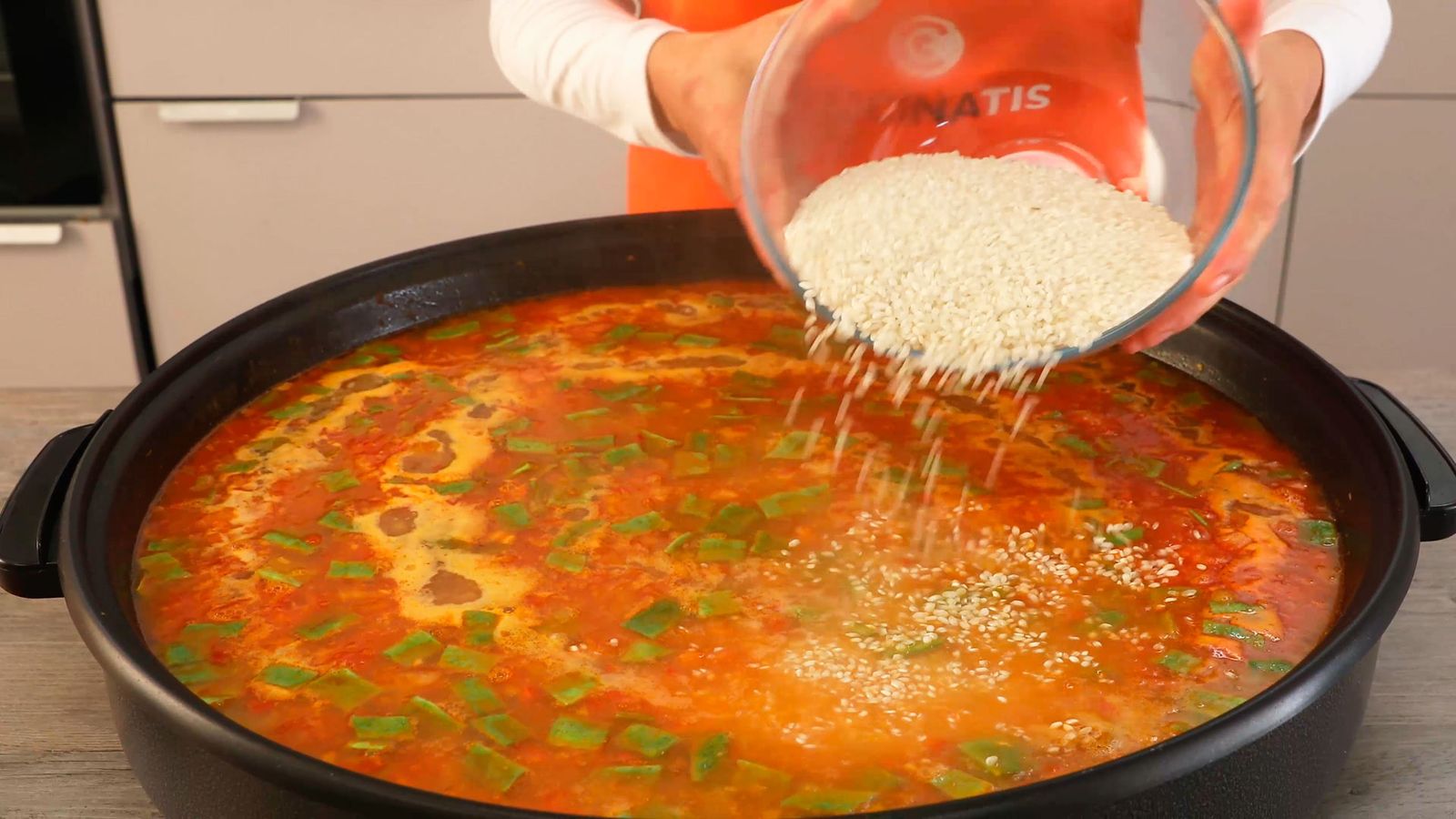 Receta de paella de carne y verduras   paso 5