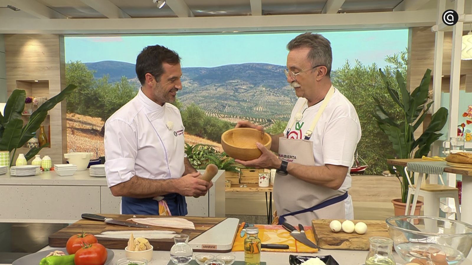 Santi Rodríguez se soprende con este utensilio tradicional de Jaén