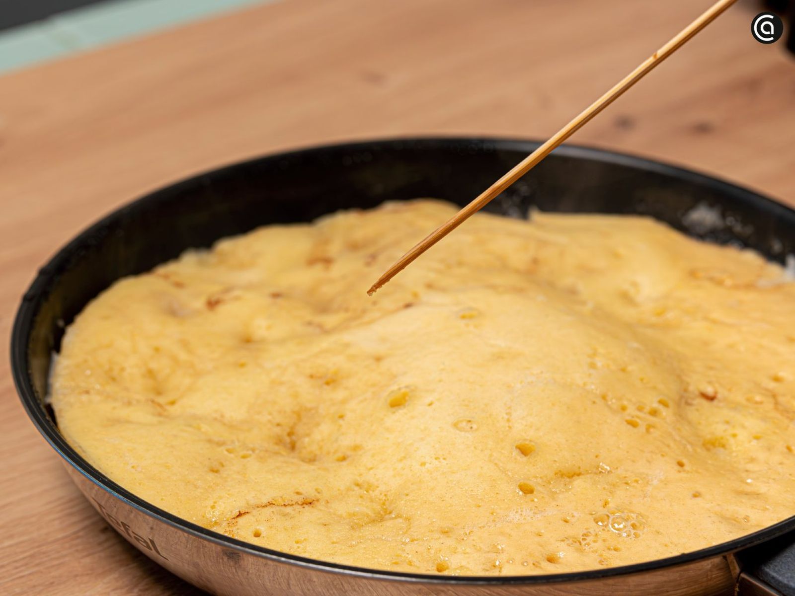 Comprueba la cocción de la tarta de manzana