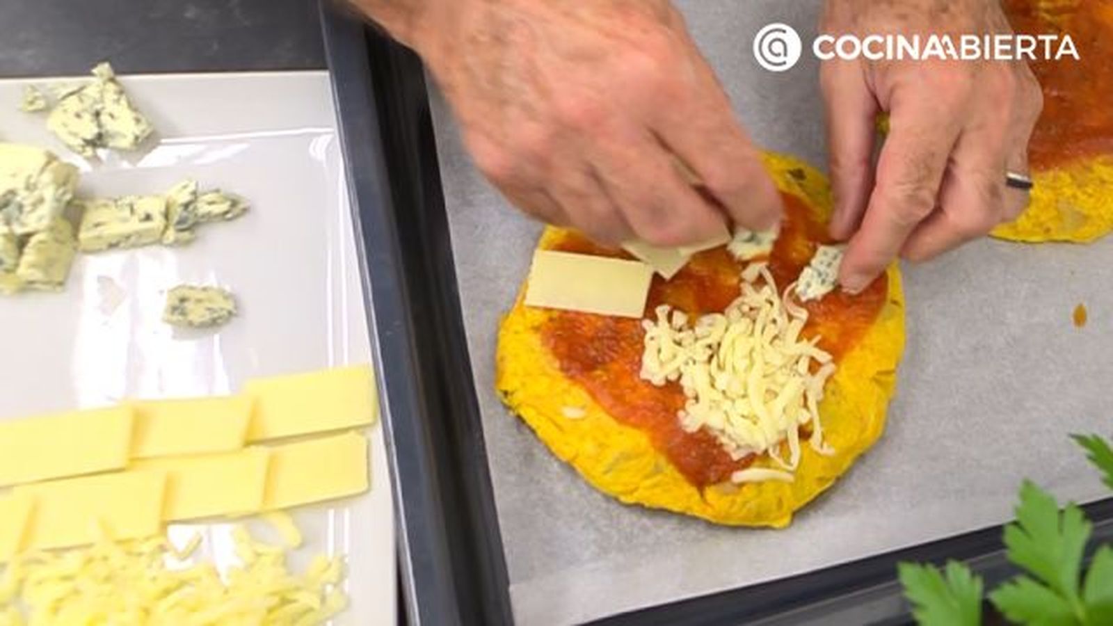 tortilla de patata con tres quesos 4
