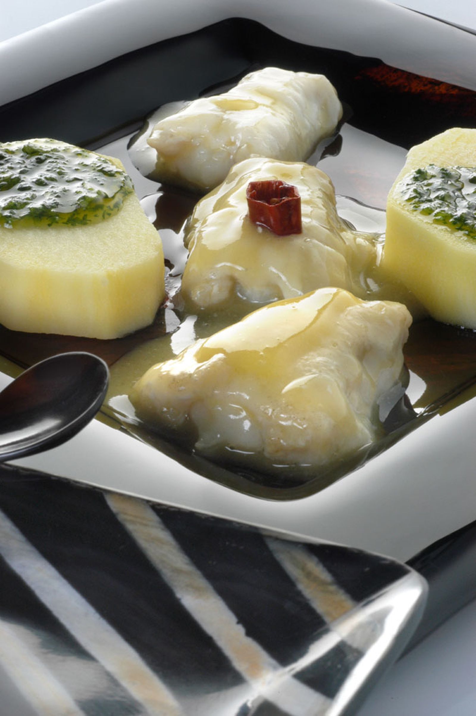Kokotxas de bacalao con patatas Kokotxas de bacalao con patatas