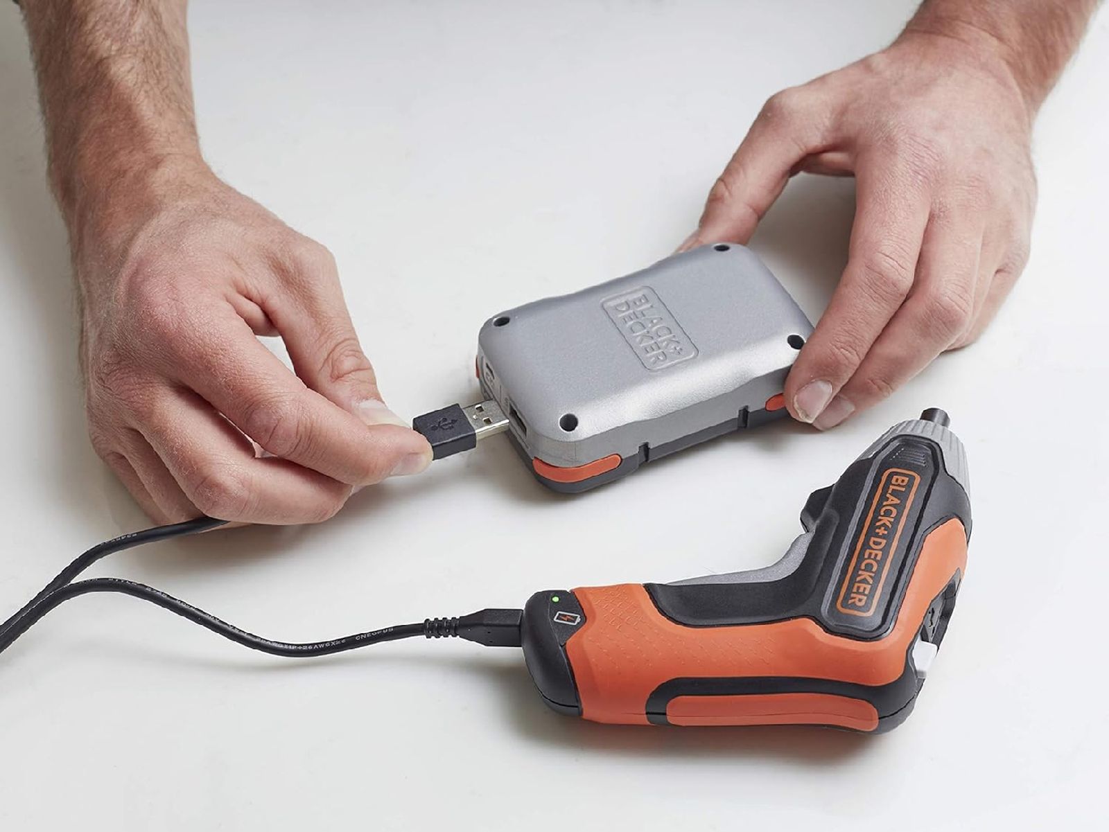 Atornillador eléctrico con cargador USB Atornillador eléctrico con cargador USB