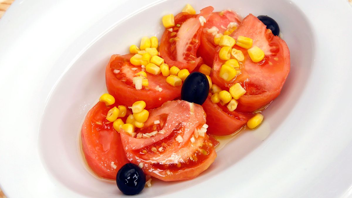 5602 2 Ensalada de tomate, maiz y aceitunas xl