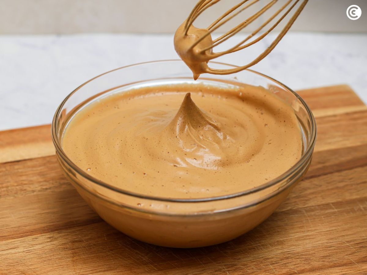 Batir la crema de café