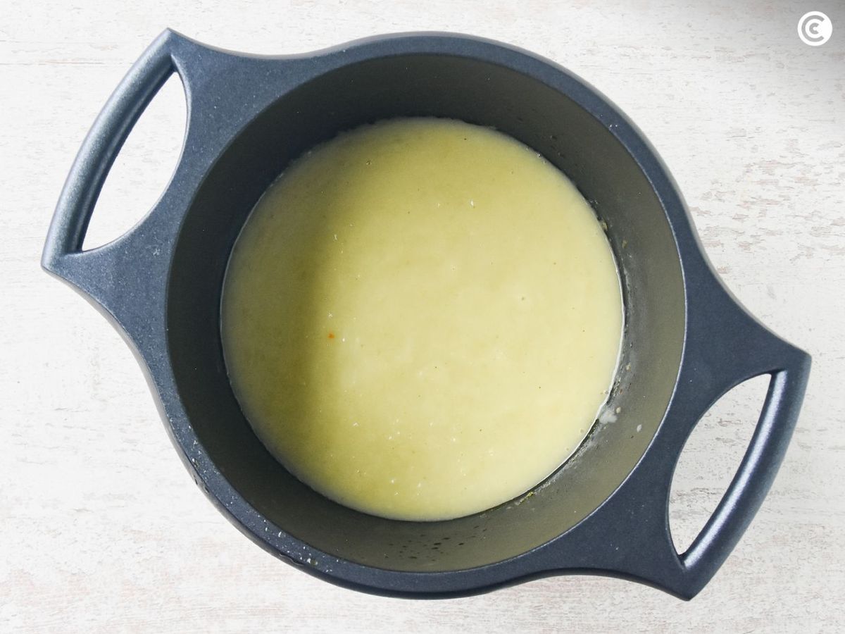 Triturar la crema de apio