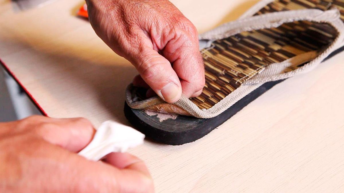 Usos de la cola de contacto paso 1