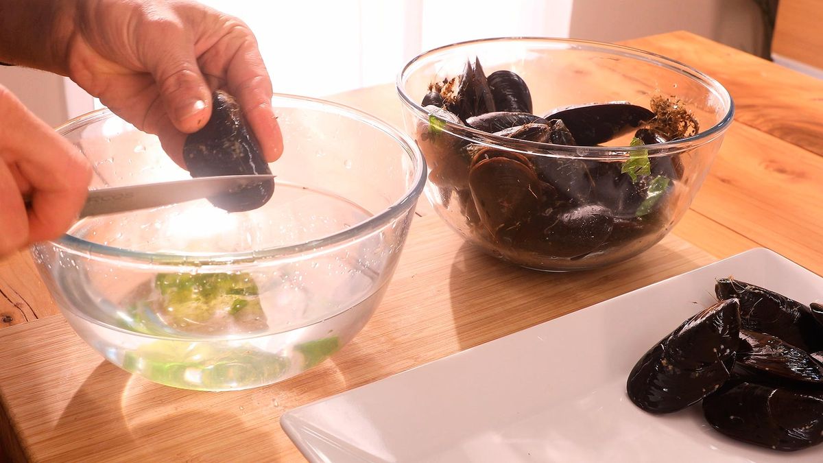 Receta de mejillones al vapor   paso 1
