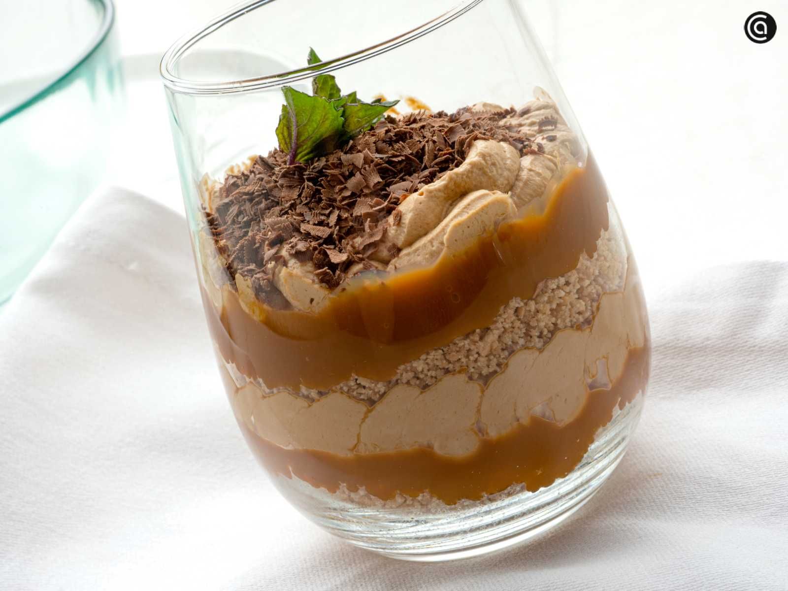 Vasitos de café y dulce de leche