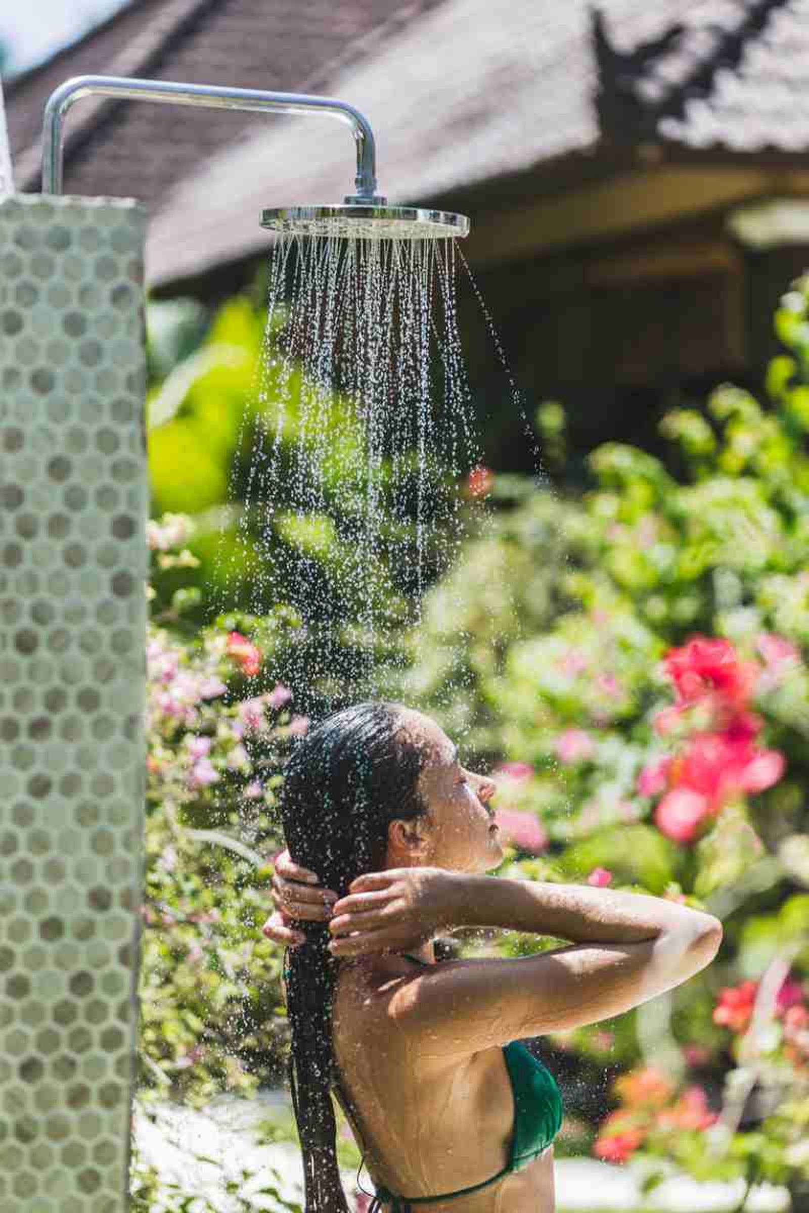 Aclarado de cabello tras bañarse en la piscina Aclarado de cabello tras bañarse en la piscina