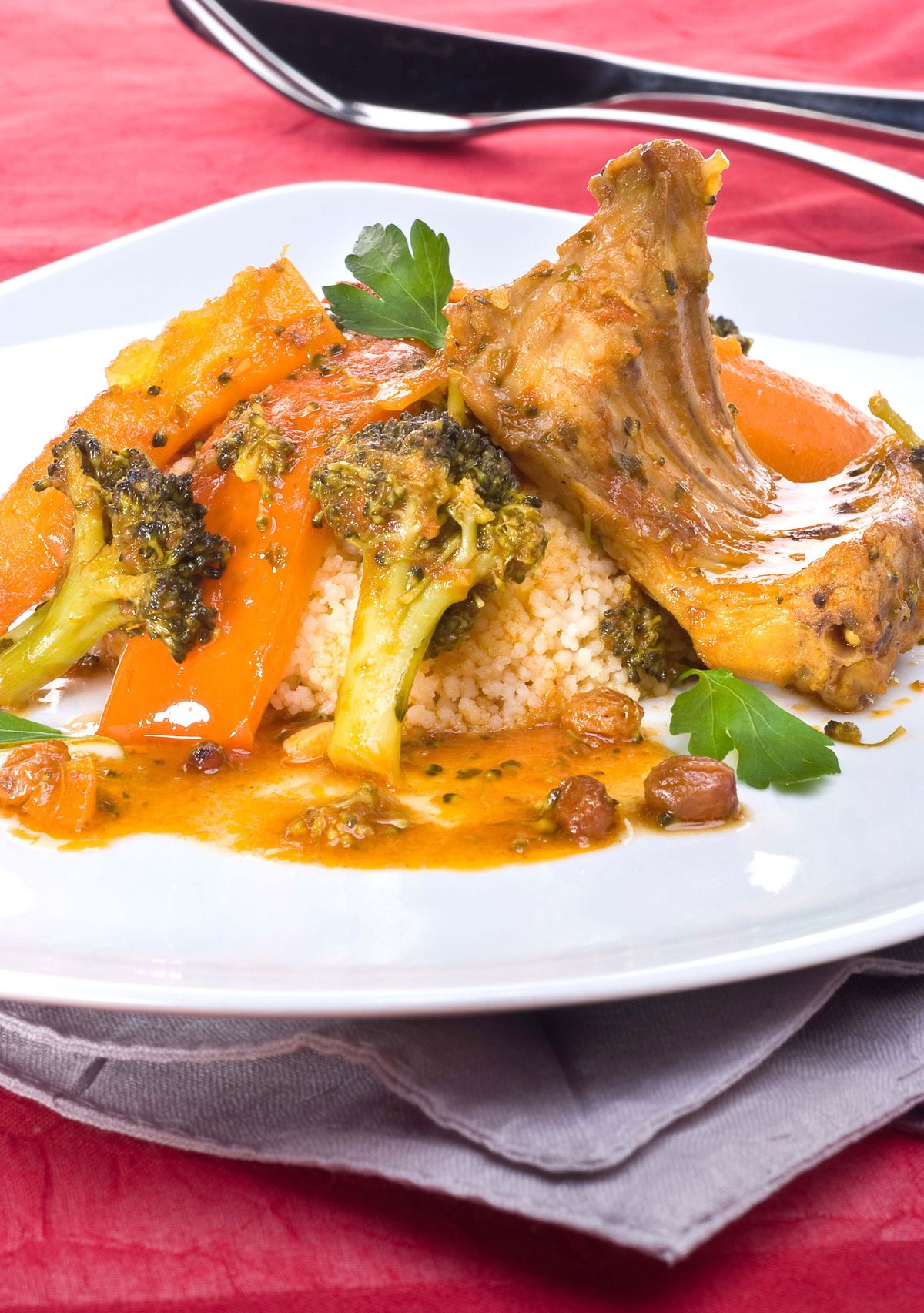 Cuscús con conejo y verduras a la moruna