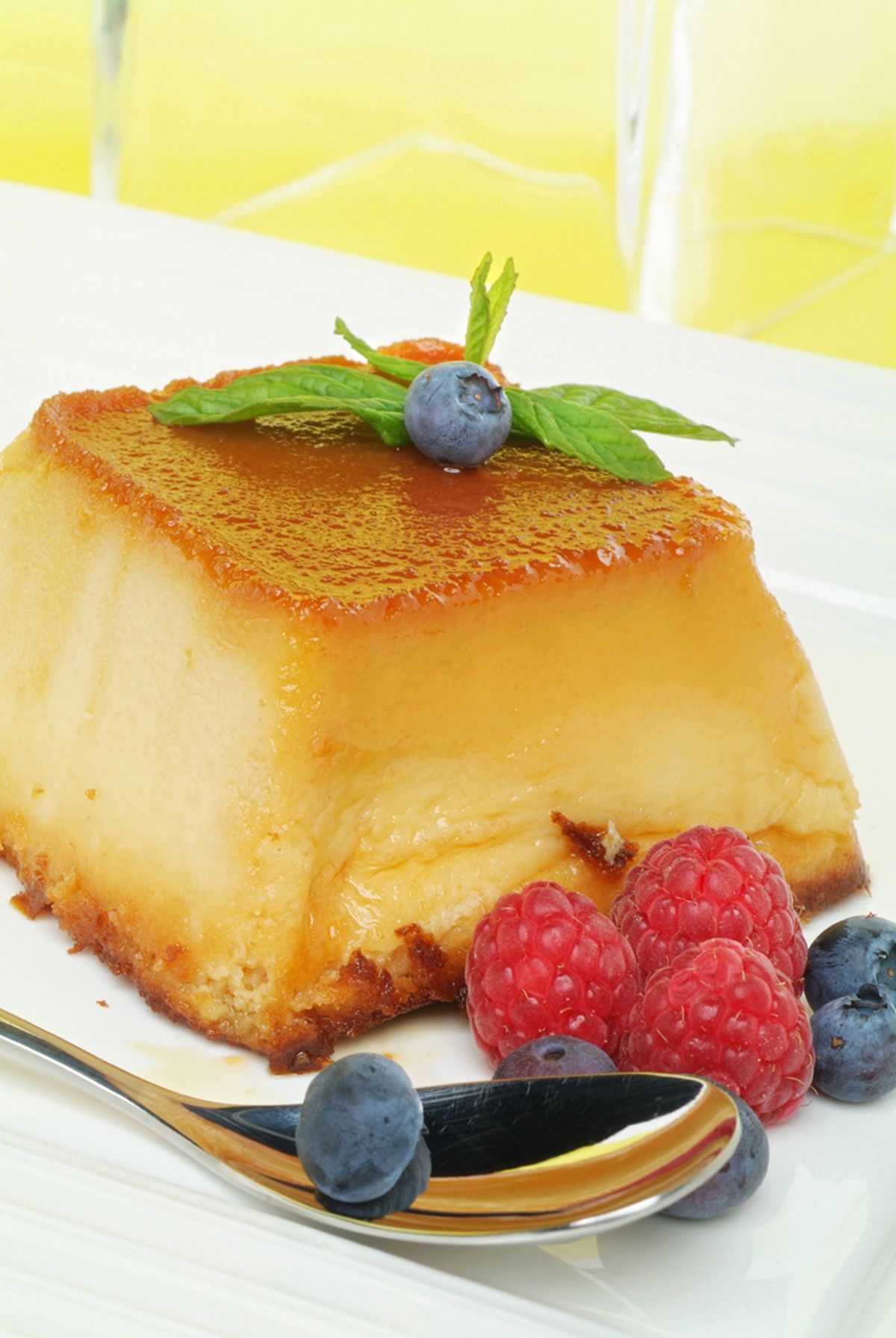 FLAN DE PAN CON ALMENDRAS Y NARANJA