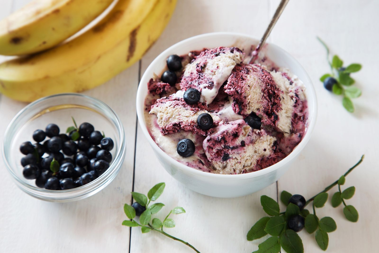 helado platano frutos rojos