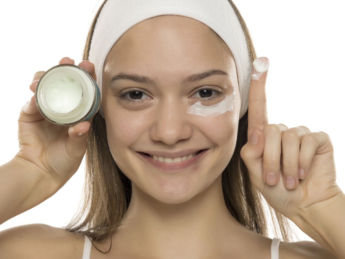 La producción de colágeno y elastina comienza a disminuir a partir de los 25 años