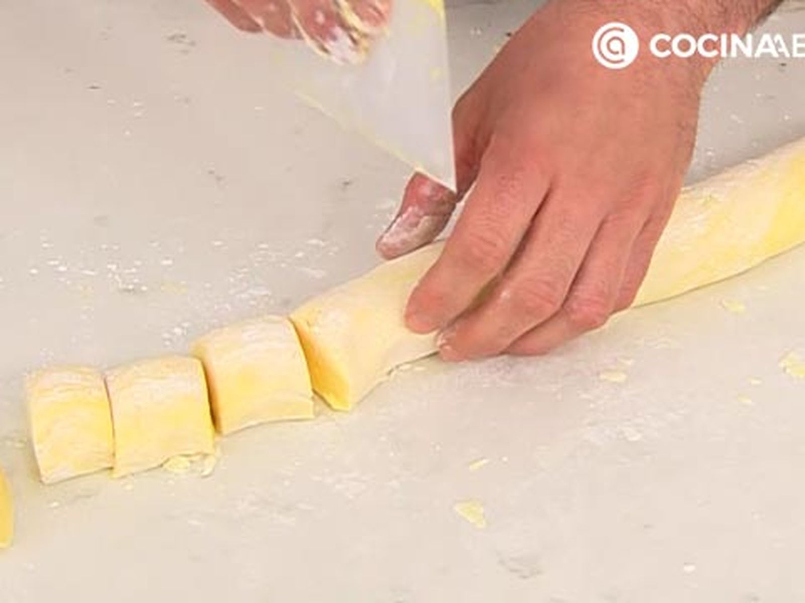 chipa paraguaya pan de almidon de mandioca y queso semicurado receta joseba arguinano karl67610321 paso2
