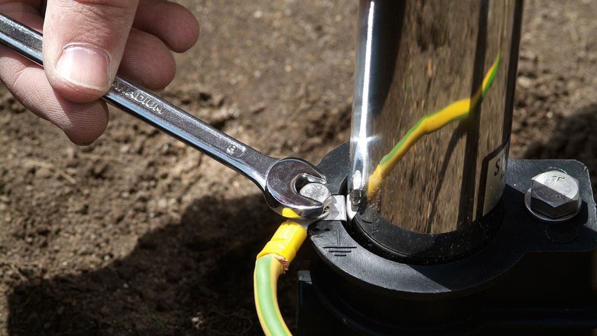 Colocación de escalera en piscina paso 6