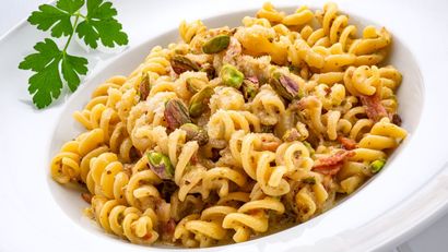 Espirales con salsa de pistachos