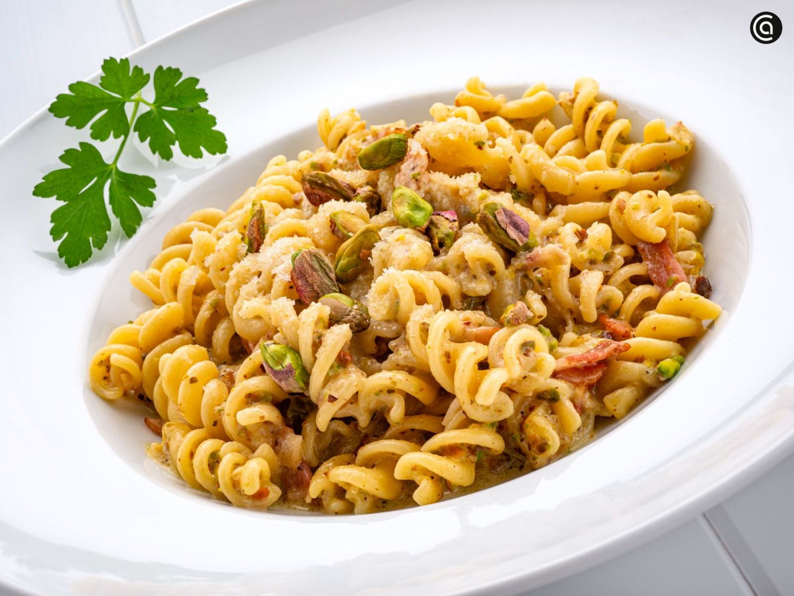 Espirales con salsa de pistachos