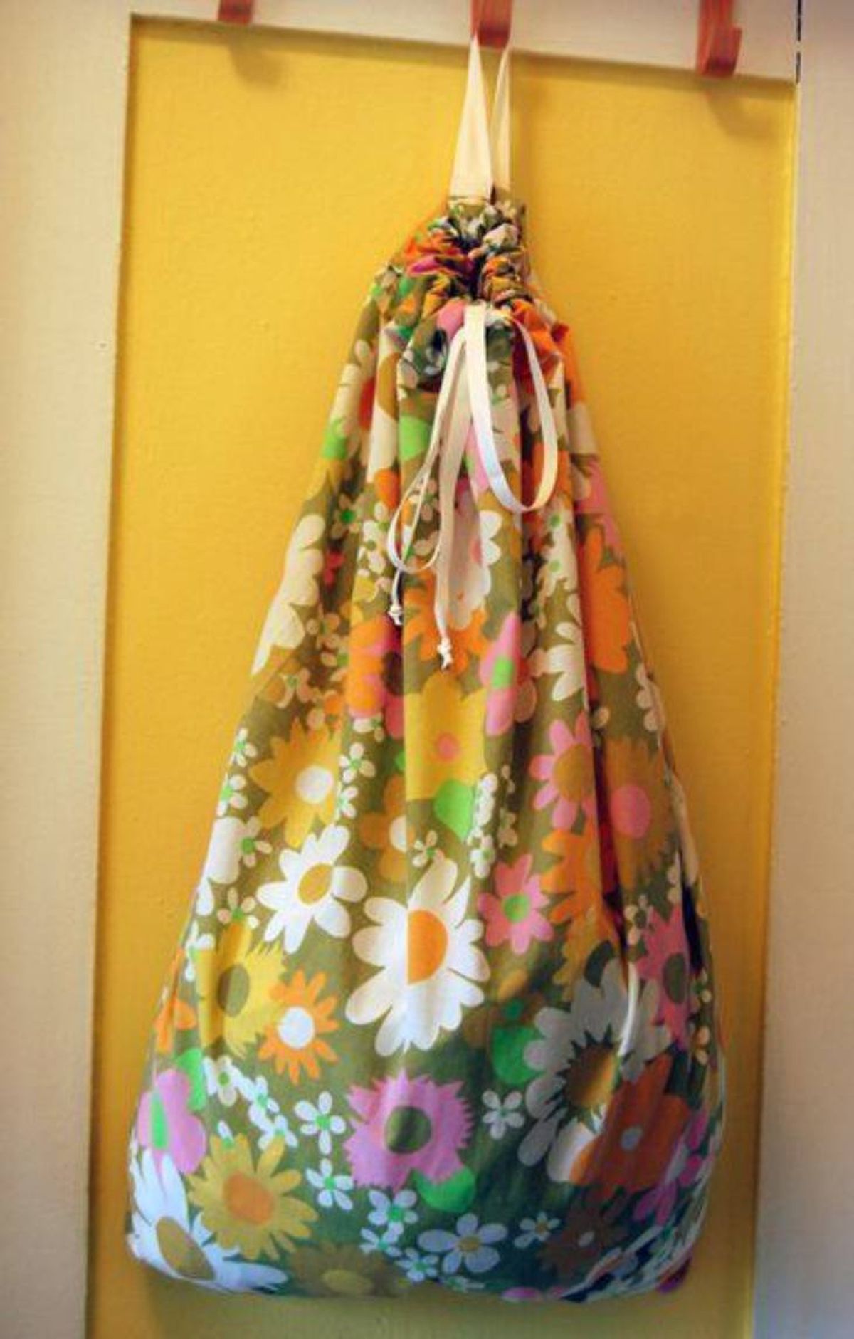 reutilizar sabana vieja bolsa lavanderia pinterest make Electronics art design craft DIY