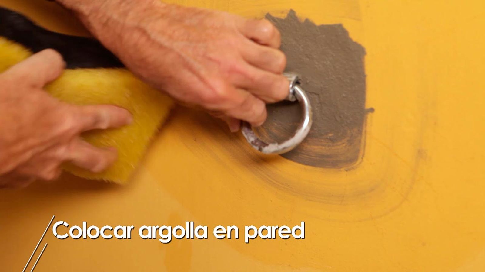 Cómo colocar una argolla en la pared paso 6 Cómo colocar una argolla en la pared paso 6
