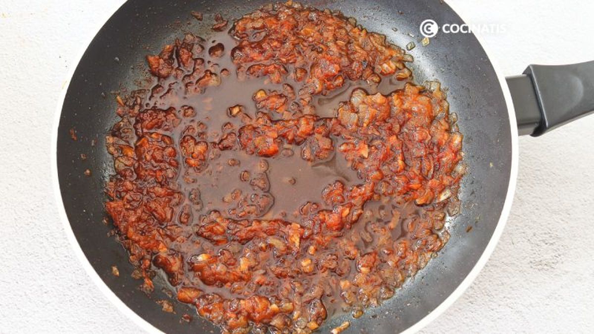 Sofrito para hacer unos judiones de La Granja