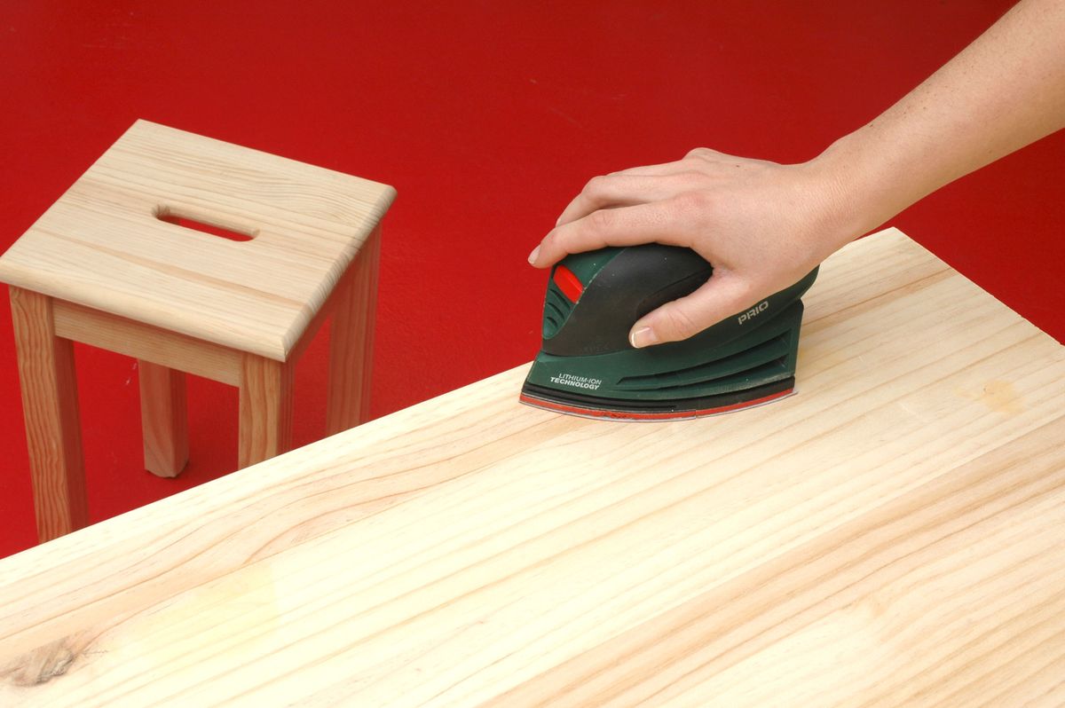 Decorar mesa para jugar a las damas paso 1