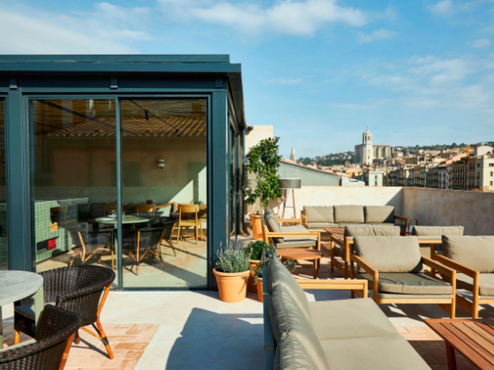 El mejor desayuno de hotel boutique se puede disfrutar con vistas a Girona El mejor desayuno de hotel boutique se puede disfrutar con vistas a Girona
