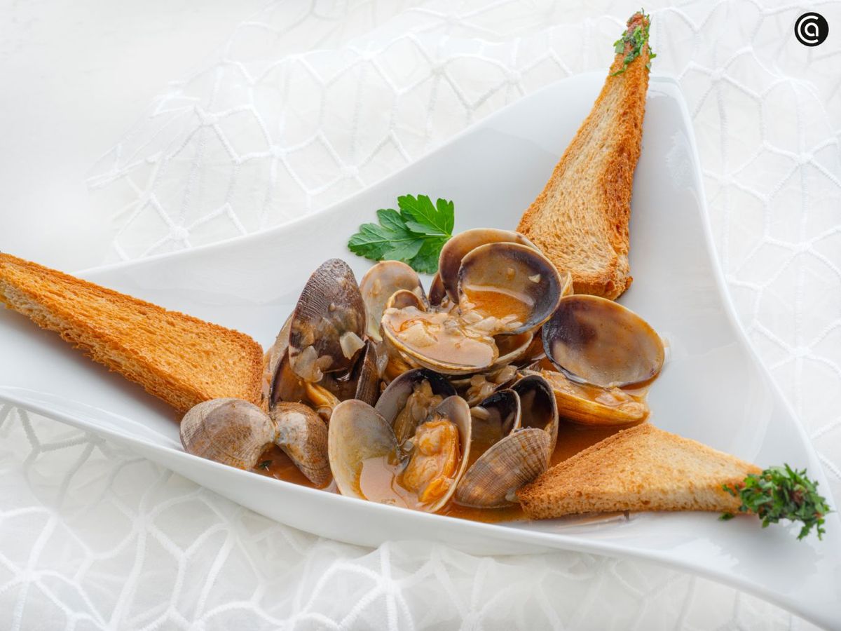 Almejas al pimentón, receta de Karlos Arguiñano