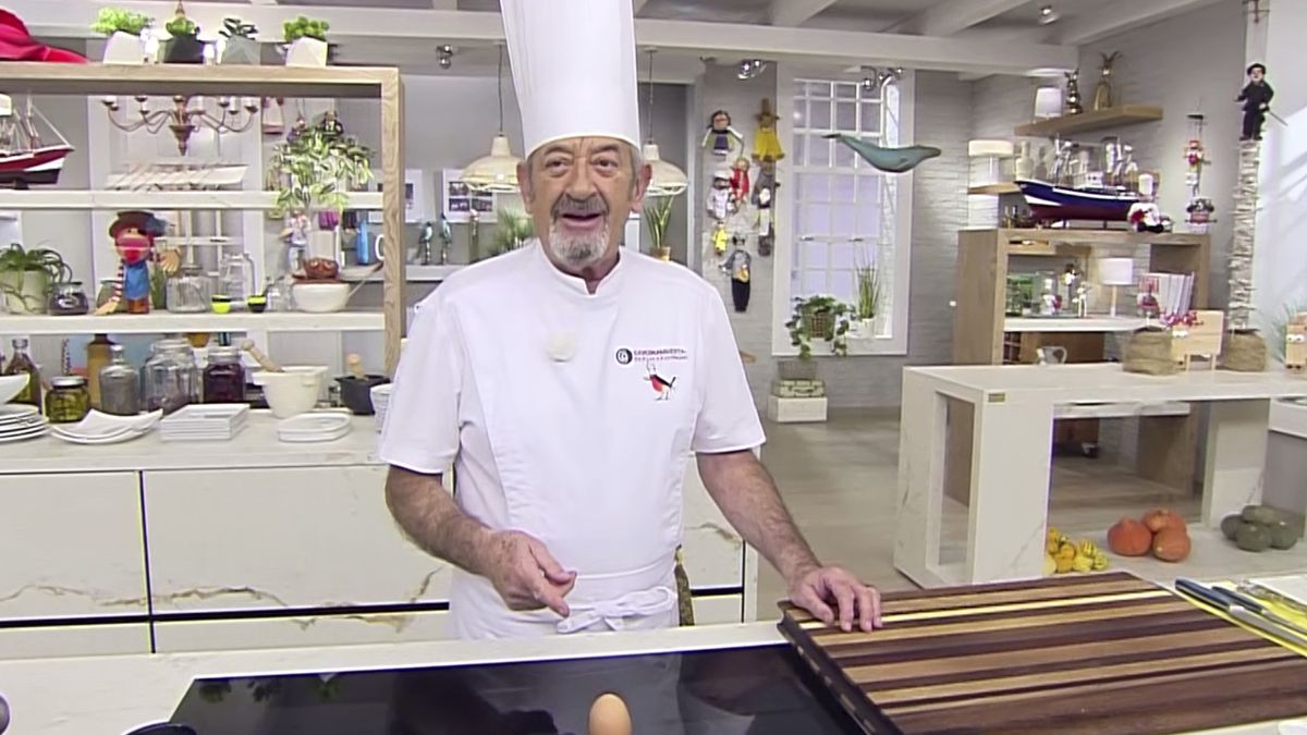 Si el huevo está cocido al girar quedará de pie