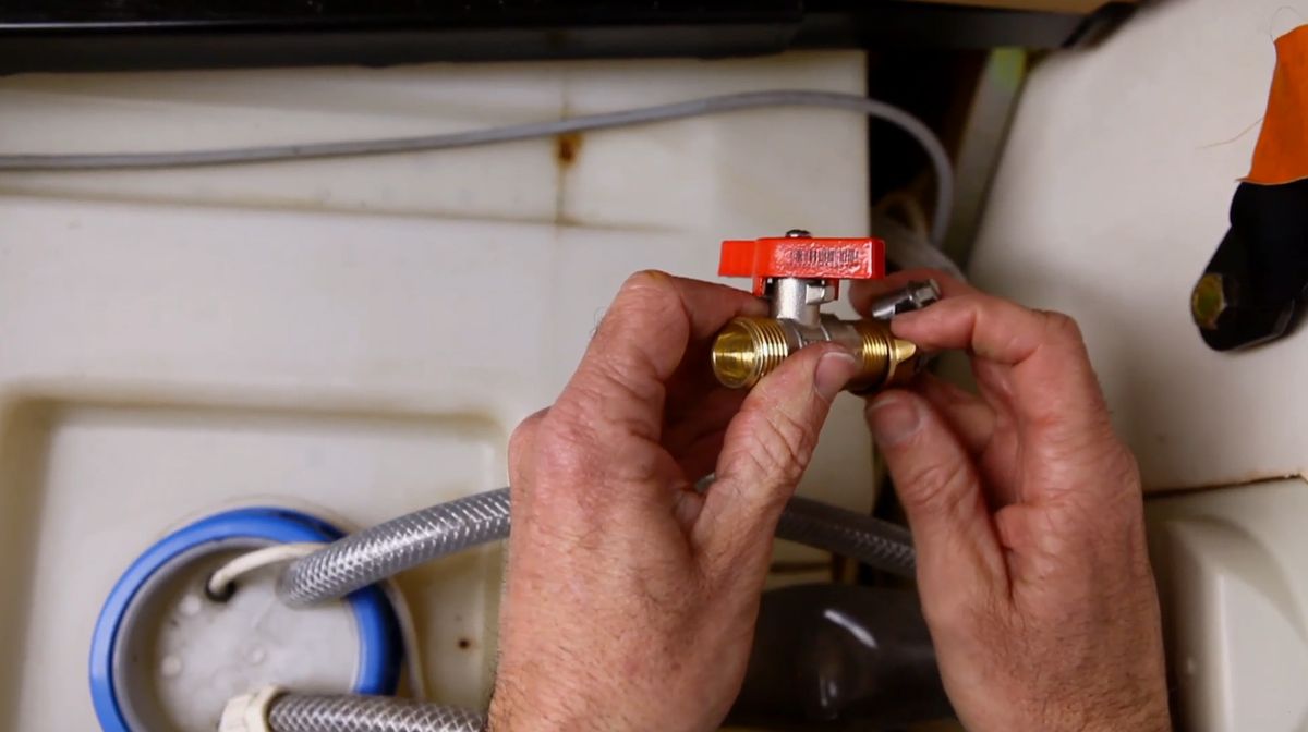 Colocar llave de paso en un tubo de plástico paso 6