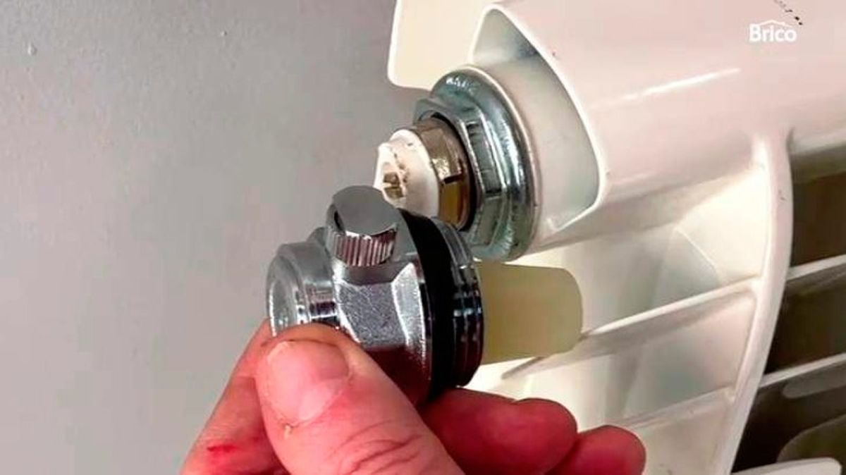 Un purgador automático junto a uno convencional